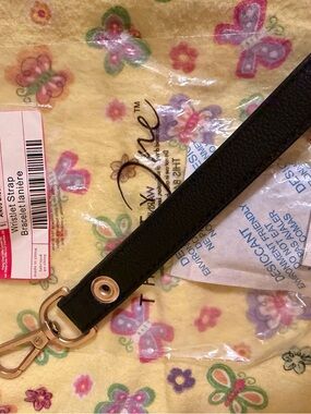thirty-one Black Wristlet Strap with Gold Hardware